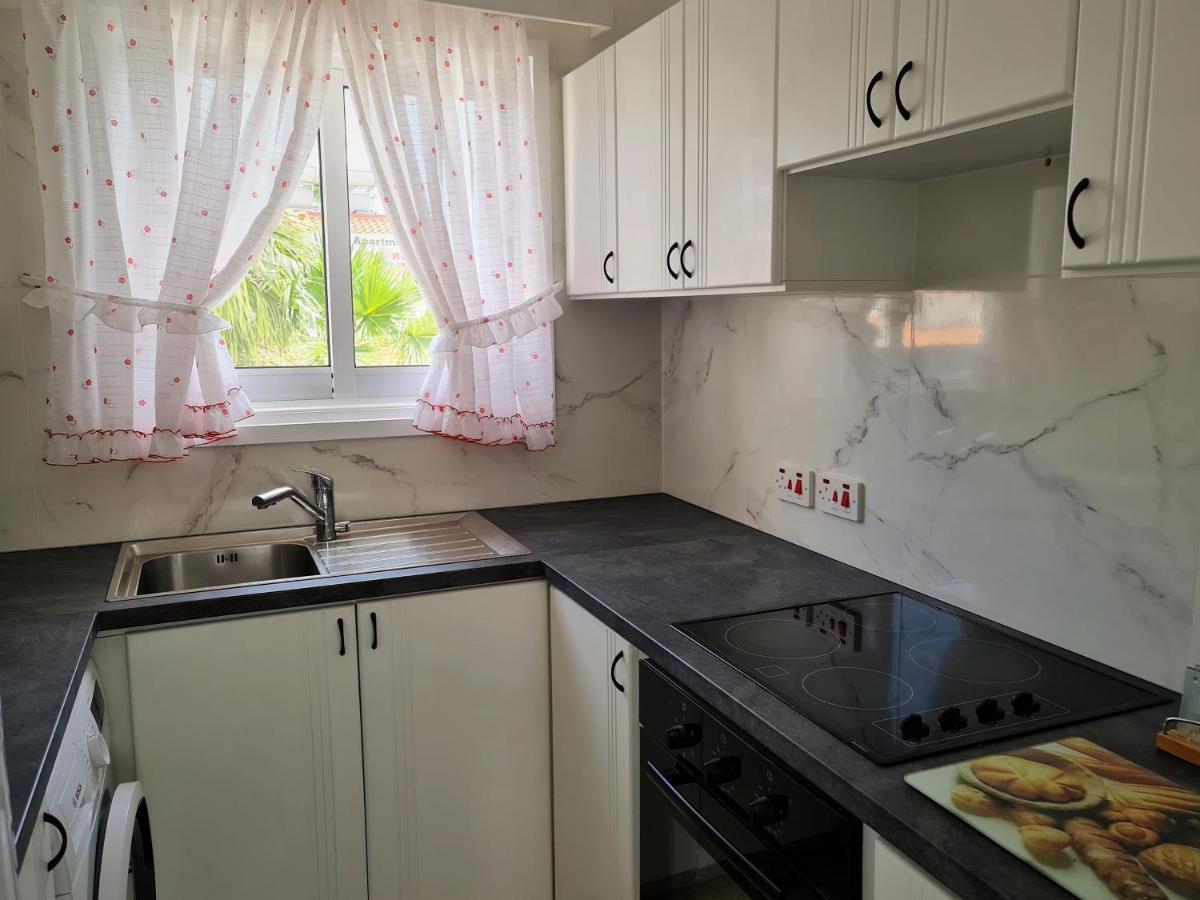 Easystay Two Bedroom Apartment Λάρνακα Εξωτερικό φωτογραφία